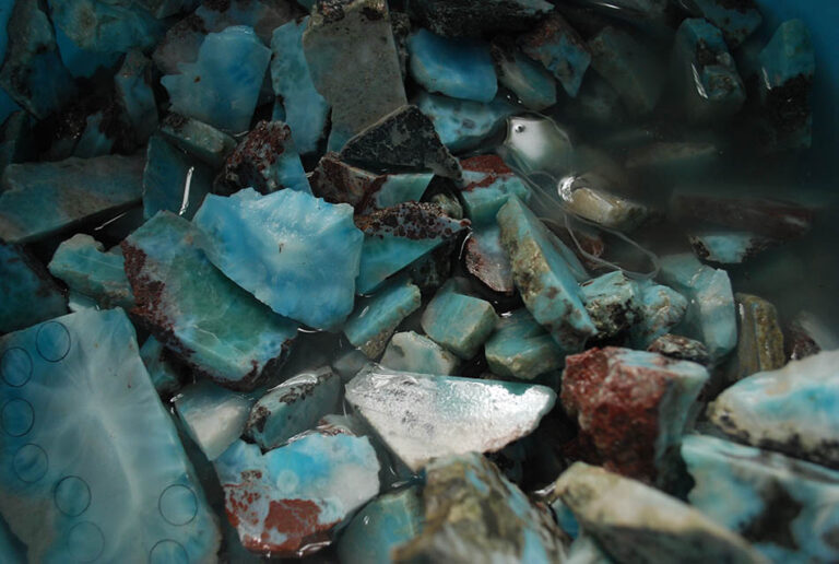 Historia del larimar o pectolita azul en República Dominicana
